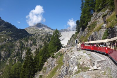 Rounding the corner to catch our first sight of the Emosson dam